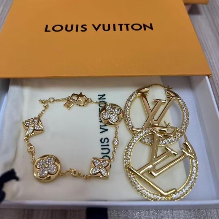 L HOOP EARRINGS & BRACELET SET