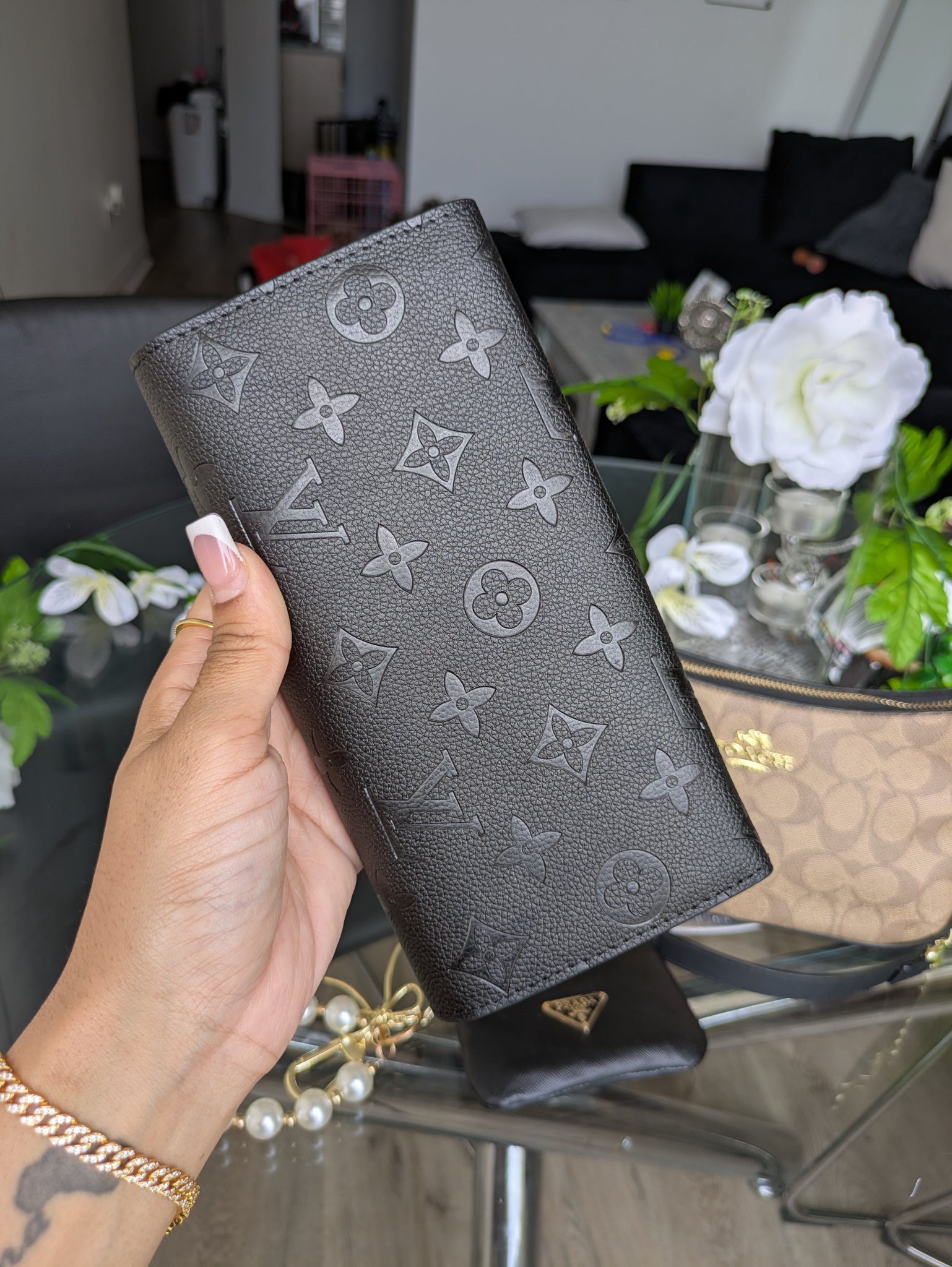 L WALLET